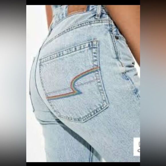 American Eagle 90s Boyfriend Jeans Rainbow Pockets size 0 short 25” inseam - Picture 1 of 13